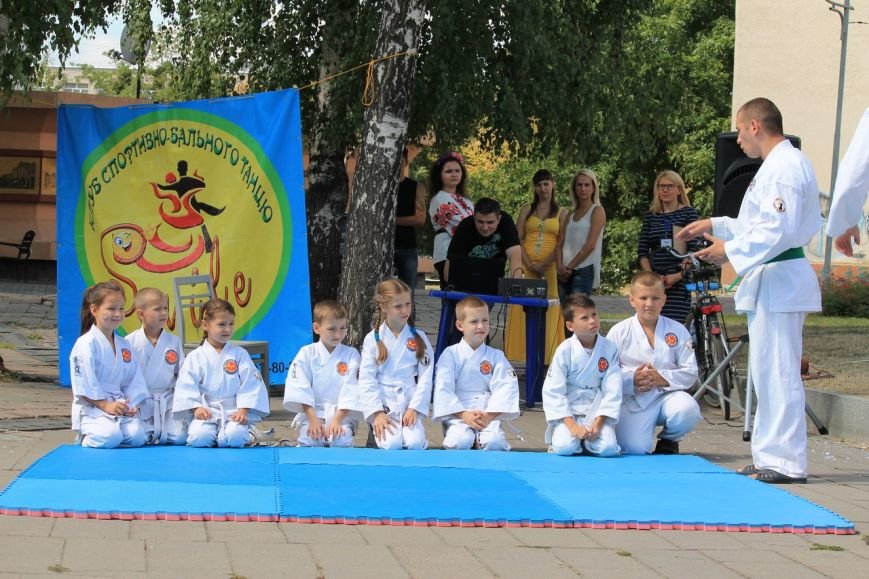 У Житомирі презентували проект підтримки родин учасників АТО “Мій тато – герой!” (фото) - фото 1