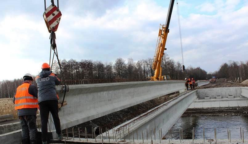 На Житомирщині стартував відповідальний етап відновлення мосту через річку Тростяниця