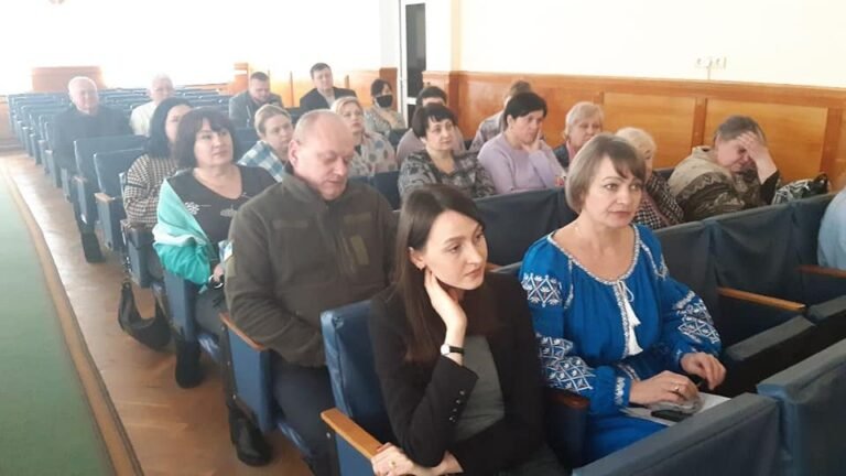 Освітянам Коростишівської громади передали 97 ноутбуків
