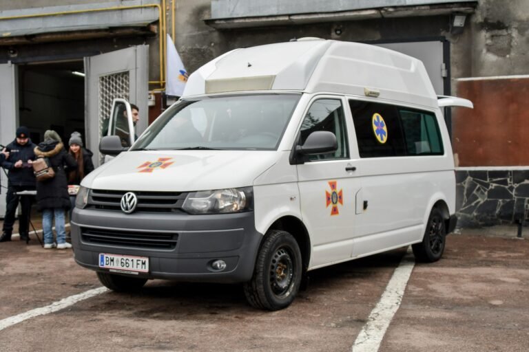 Піротехнікам Житомирщини передали спеціалізований автомобіль екстреної медичної допомоги, — ФОТО