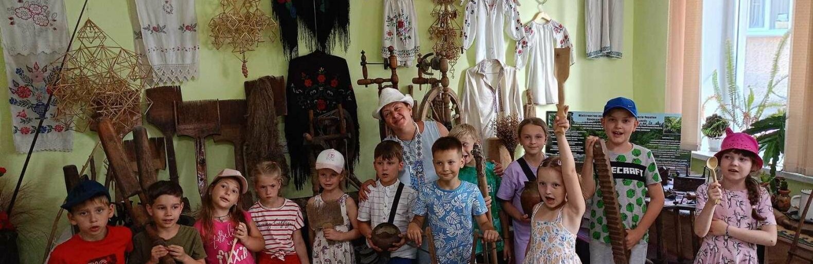 В житомирському університеті для дітей проводять екскурсії «Мистецьке Полісся», — ФОТО