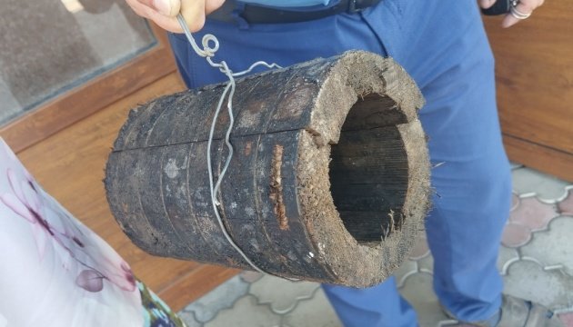 В Овручі під час ремонтних робіт виявили майже 100-річний дерев’яний водогін