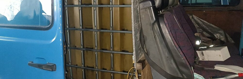 На Житомирщині поліцейські виявили мобільну АЗС із нелегальним пальним