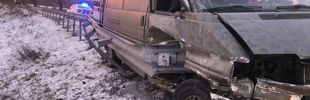 Житомирщина: Слідчі поліції оголосили нетверезому керманичу мікроавтобуса про підозру у скоєнні ДТП