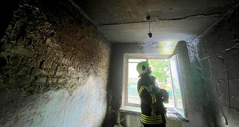 На Житомирщині трапилася пожежа в квартирі двоповерхового житлового будинку