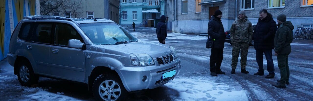 У Житомирі передали позашляховик бригаді «Буревій»