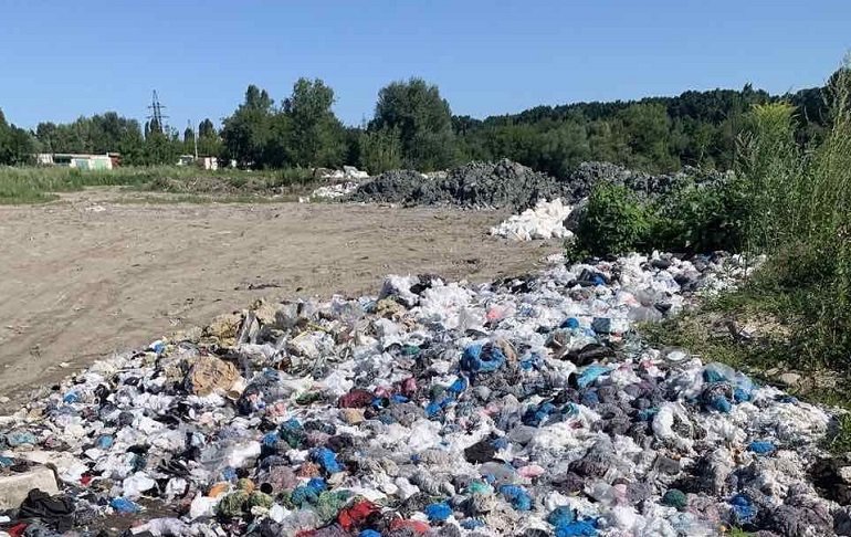 Житомир: в районі другого Силікатного кар’єру виявили звалище будівельних відходів, каменеобробки та швейного виробництва