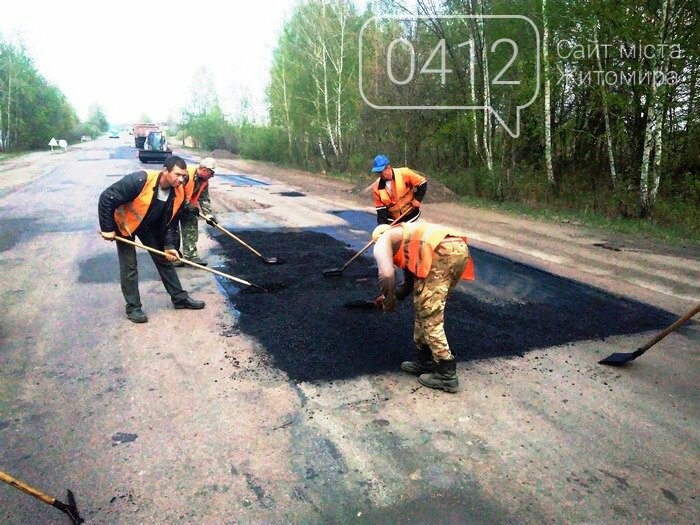 Відновлення дорожнього полотна на шляхах державного значенн..., фото-2 Відновлення дорожнього полотна на шляхах державного значення Житомирщини триває, фото-2