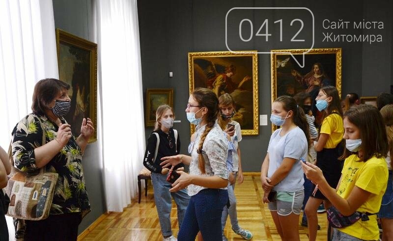 Учням художньої школи в Житомирі провели урок з Історії мис..., фото-2 Учням художньої школи в Житомирі провели урок з Історії мистецтв» в картинній галереї краєзнавчого музею, фото-2
