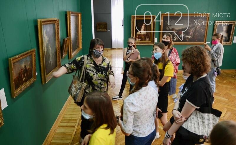 Учням художньої школи в Житомирі провели урок з Історії мис..., фото-3 Учням художньої школи в Житомирі провели урок з Історії мистецтв» в картинній галереї краєзнавчого музею, фото-3