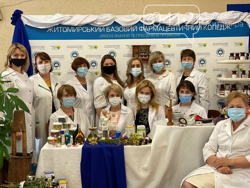 У Житомирському коледжі відзначили День фармацевтичного пра..., фото-4 У Житомирському коледжі відзначили День фармацевтичного працівника України. ФОТО, фото-4