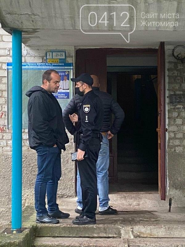 У Житомирі активіст погрожує та обливає брудом кандидатів в..., фото-3 У Житомирі активіст погрожує та обливає брудом кандидатів в депутати, фото-3