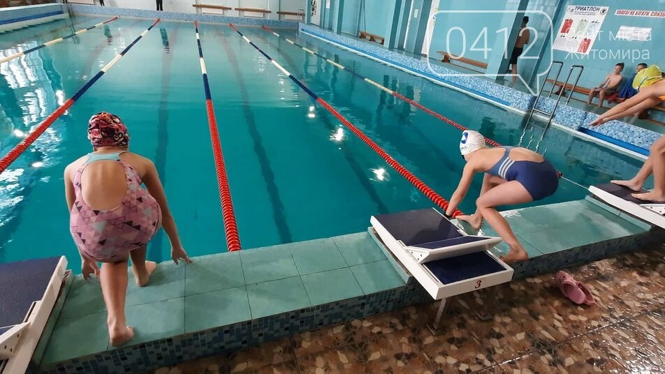 У Житомирі 50 триатлоністів змагалися в плаванні на швидкість, фото-1 У Житомирі 50 триатлоністів змагалися в плаванні на швидкість, фото-1