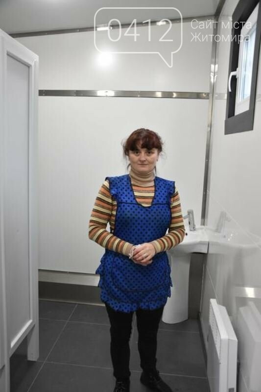 Скористатися нововідкритим туалетом на центральній площі Ко..., фото-1 Скористатися нововідкритим туалетом на центральній площі Коростеня можна за 1 гривню, фото-1