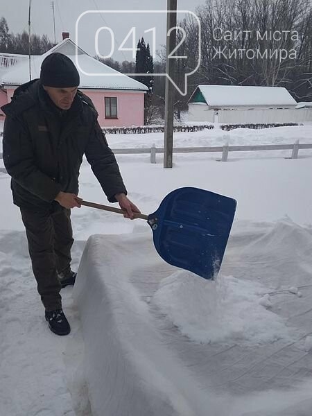 Городницькі лісівники снігують насіння хвойних, фото-2 Городницькі лісівники снігують насіння хвойних, фото-2