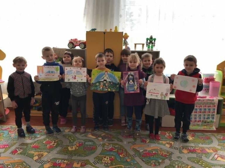    У цьому будинку дитячої творчості на Житомирщині створюють красу, здавалося б, з простих і не потрібних на перший погляд речей, фото-2