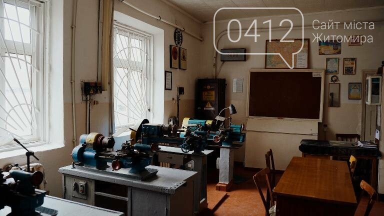 Депутатка міськради про школу в центрі Житомира: Щоб умістити всіх дітей, у клас переобладнали навіть туалет, фото-13