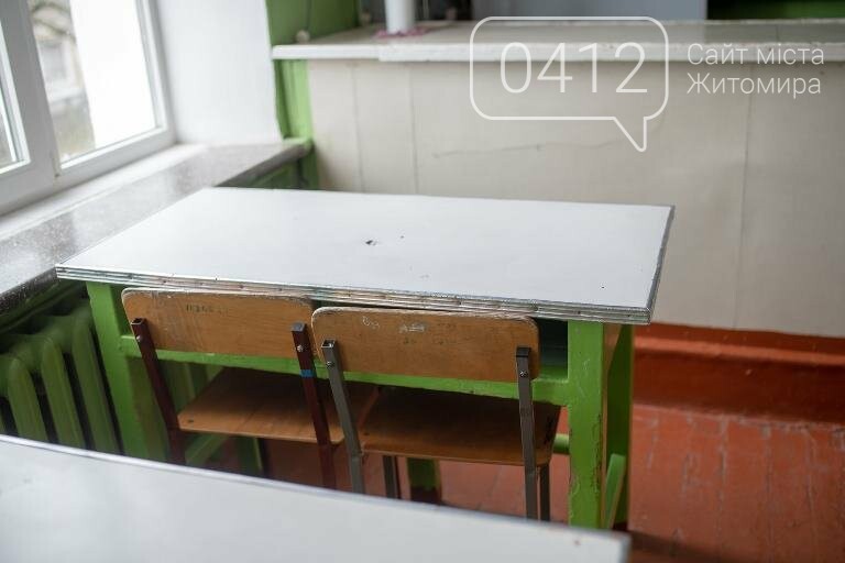 Депутатка міськради про школу в центрі Житомира: Щоб умістити всіх дітей, у клас переобладнали навіть туалет, фото-18