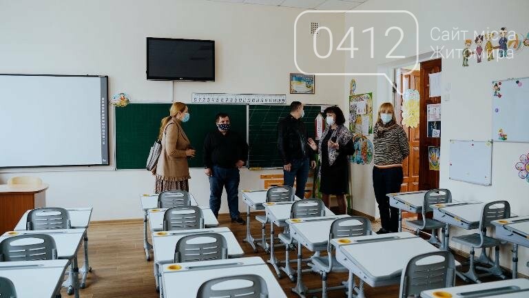 Депутатка міськради про школу в центрі Житомира: Щоб умістити всіх дітей, у клас переобладнали навіть туалет, фото-5