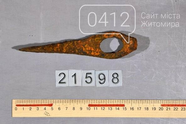 У краєзнавчому музеї Житомира зберігається сокира, що має багатовікову історію та нагадує скіфську, фото-3
