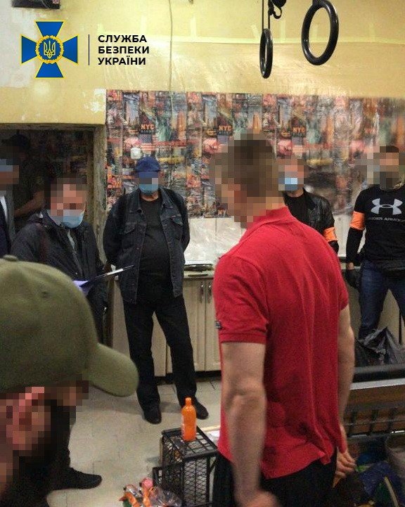 СБУ затримала учасників злочинного угруповання під час спр..., фото-16 СБУ затримала учасників злочинного угруповання під час спроби продажу вибухових пристроїв, боєприпасів та зброї, фото-16