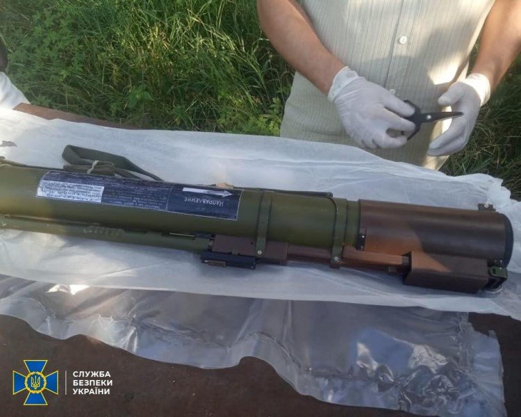 СБУ затримала учасників злочинного угруповання під час спро..., фото-1 СБУ затримала учасників злочинного угруповання під час спроби продажу вибухових пристроїв, боєприпасів та зброї, фото-1