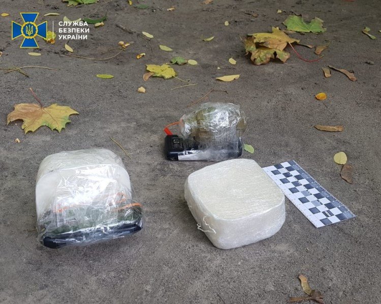 СБУ затримала учасників злочинного угруповання під час спр..., фото-11 СБУ затримала учасників злочинного угруповання під час спроби продажу вибухових пристроїв, боєприпасів та зброї, фото-11