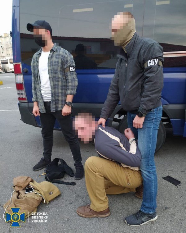 СБУ затримала учасників злочинного угруповання під час спр..., фото-18 СБУ затримала учасників злочинного угруповання під час спроби продажу вибухових пристроїв, боєприпасів та зброї, фото-18