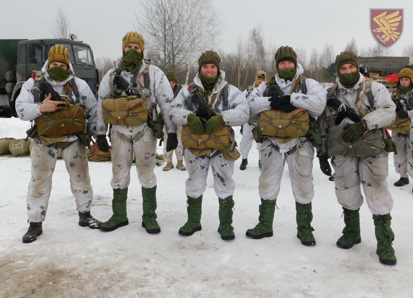 На Житомирщині десантники розпочав виконання програми стрибків з парашутом. ФОТО, фото-2