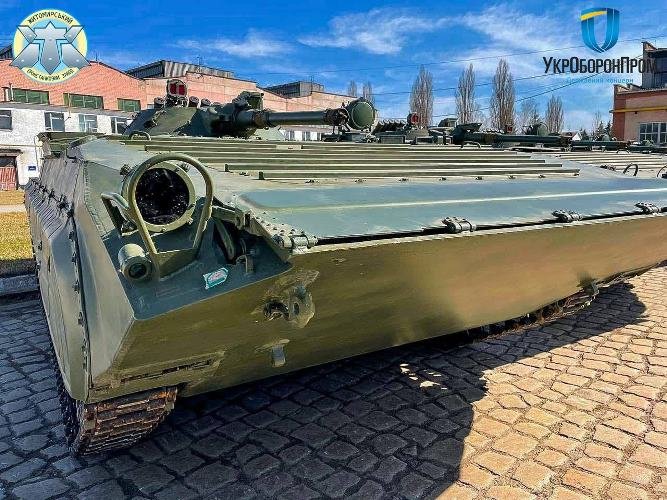 Житомирський бронетанковий завод підготував для передачі військовим 26 БМП-1АК, фото-4
