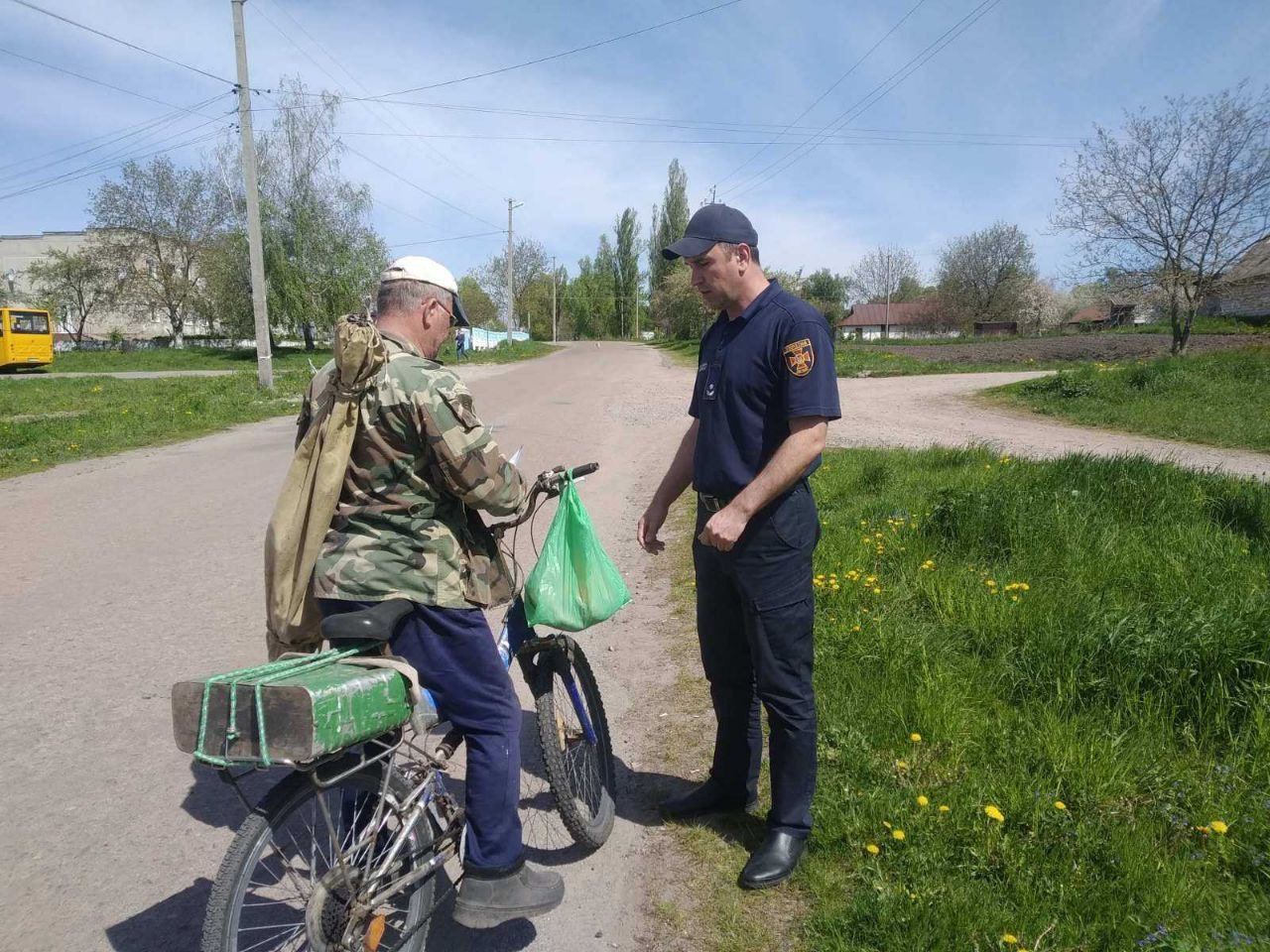 Рятувальники Житомирщини наголошують на забороні випалювання сухої рослинності, а особливо у воєнний стан!