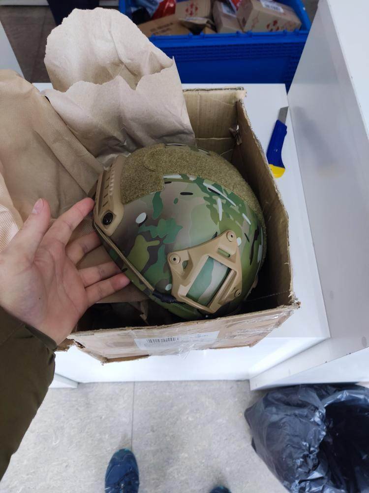 Для військових з громади на Житомирщині передали спорядження та запчастини