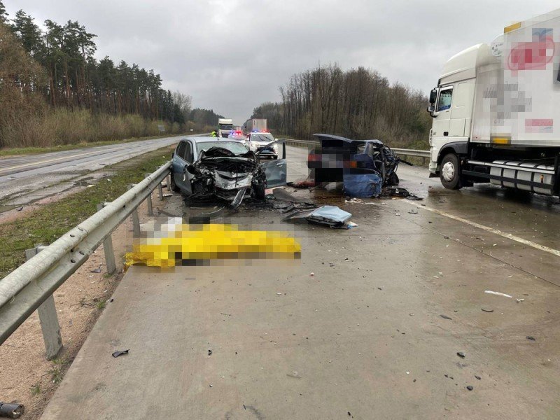 Один загинув, троє у лікарні: поліція розслідує обставини ДТП у Житомирському районі