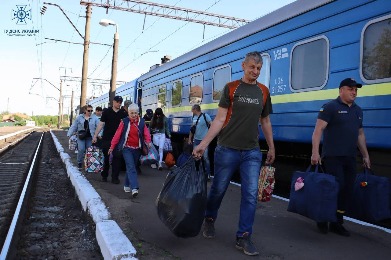 До Житомирщини продовжують прибувати переселенці з областей, в яких ведуться активні бойові дії