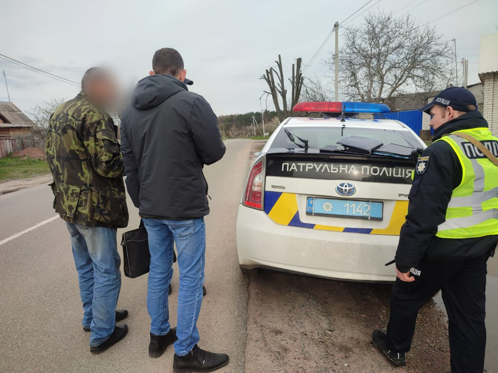 На Житомирщині киянин хотів «відкупитися» від відповідальності за нетверезе водіння