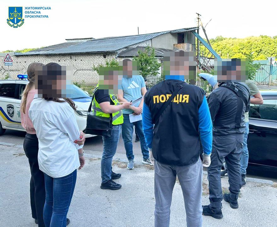 Психотропну речовину виготовляли у квартирі – у Житомирі трьом наркоділкам повідомили про підозру 