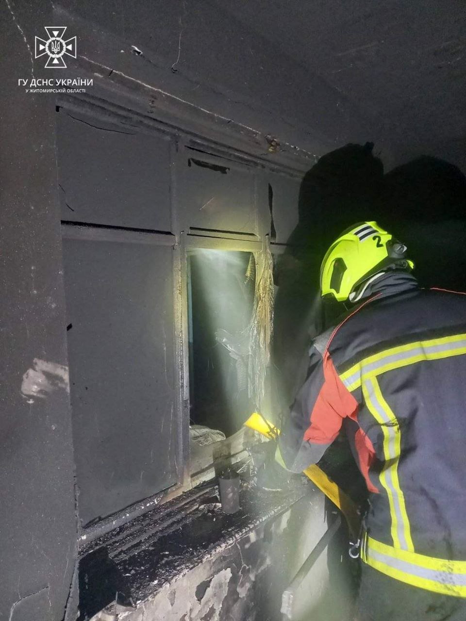 Житомирський район: внаслідок пожежі постраждала жінка — її госпіталізували до лікарні