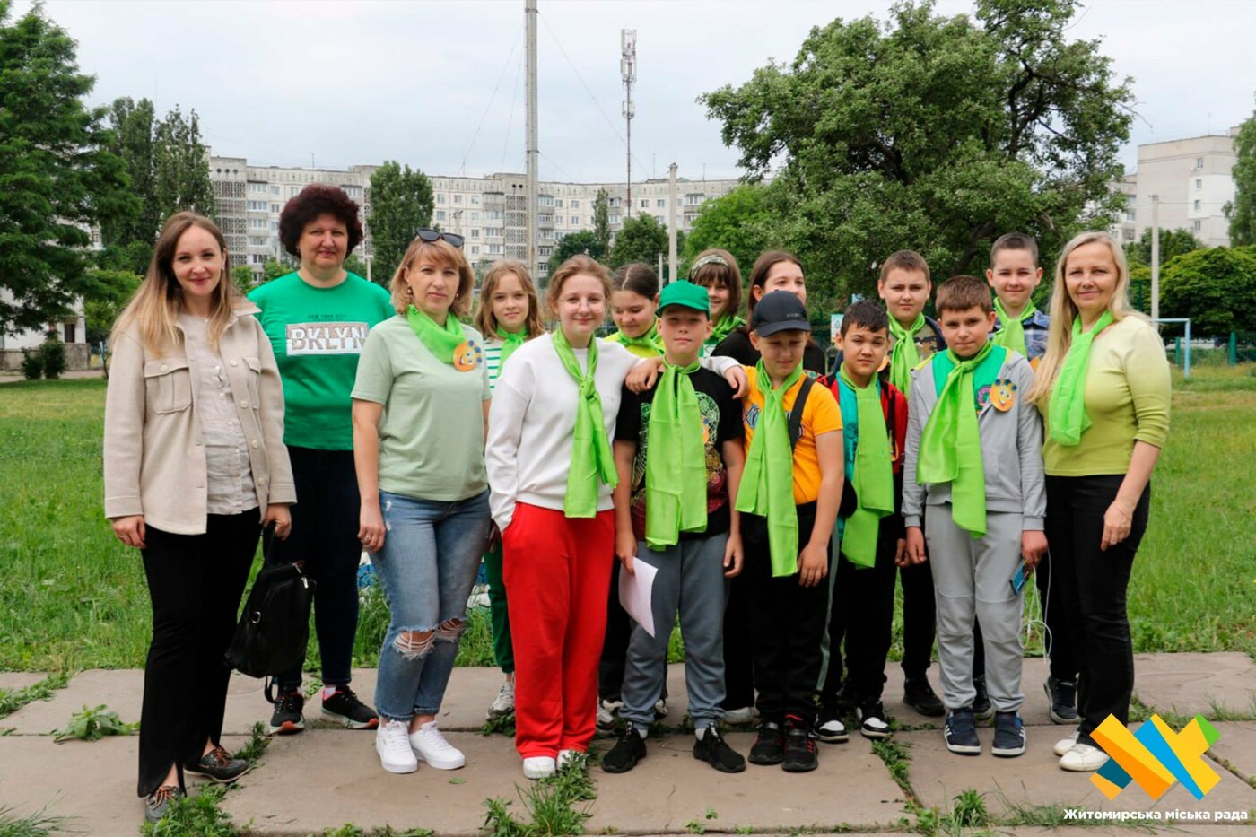 Задля Перемоги: у ліцеї №24 зібрали перший урожай «Садів…»