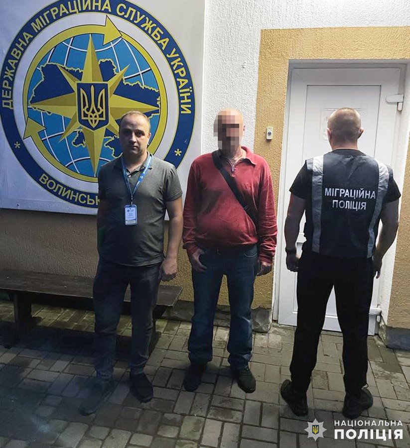 Поліцейські Житомирщини заблокували вільне перебування в Україні двох кримінальних громадян ворожих країн