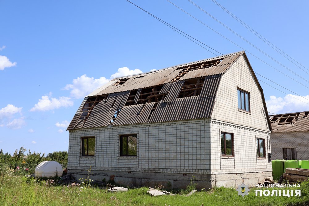 Поліцейські Житомирщини документують наслідки ворожого удару в Чуднівській громаді, — ФОТО, ВІДЕО