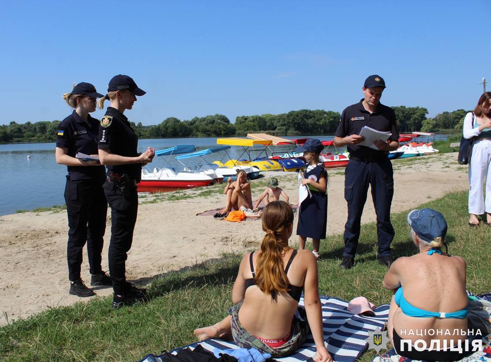 Житомирщина: про безпеку на воді та поводженні з вогнем розповідали поліцейські та рятувальники