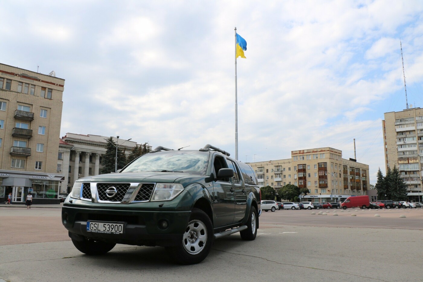 Житомирській військовій частині Нацгвардії передали автомобіль Nissan Navara вартістю 6700 євро, — ФОТО