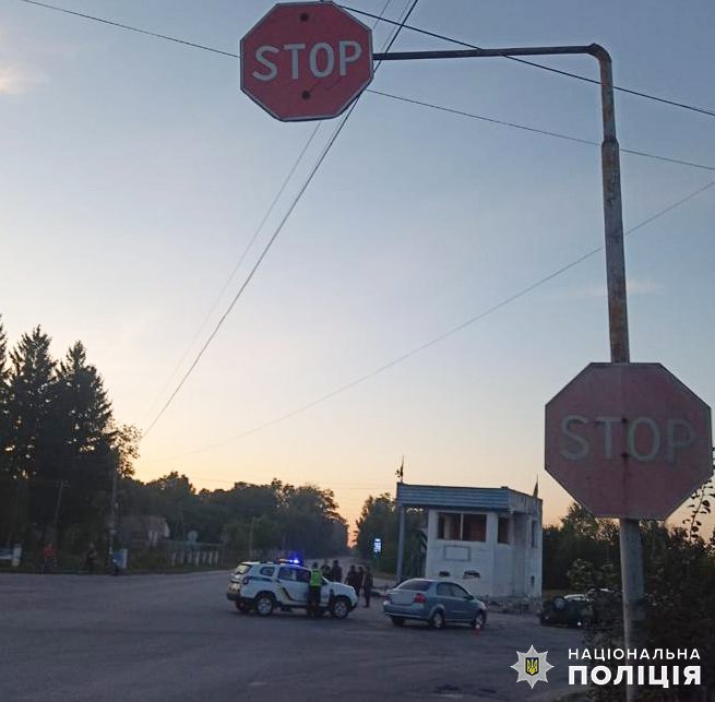 У Баранівці унаслідок ДТП перекинувся ВАЗ: поліцейські встановлюють обставини