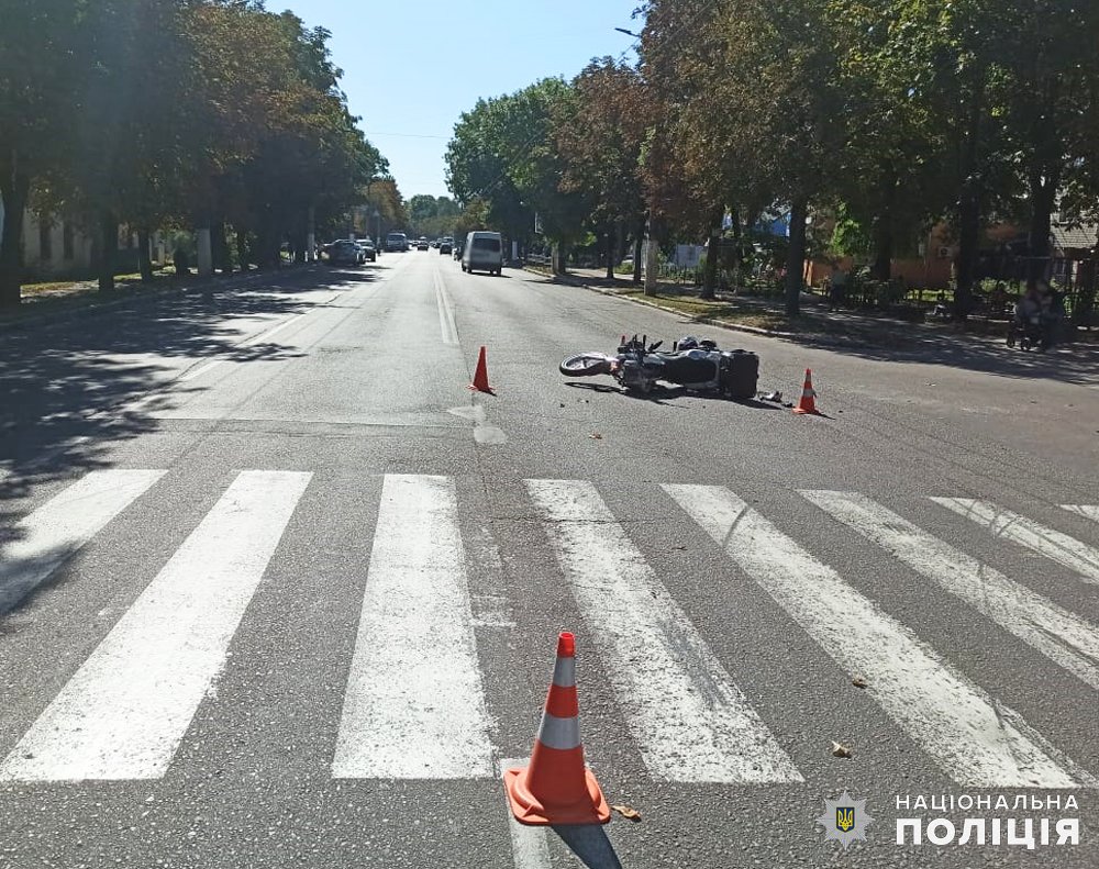 У Житомирі не розминулися мотоцикл та легковик: поліція проводить розслідування