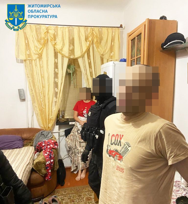 У Житомирі працівника патрульної поліції та його спільника викрили на збуті психотропних речовин, — ФОТО