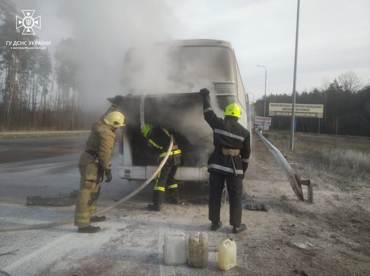 На Житомирщині трапилося загоряння у відсіку двигуна рейсового автобуса