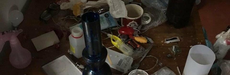 Житомирські патрульні затримали чоловіка, який у квартирі виготовля... Житомирські патрульні затримали чоловіка, який у квартирі виготовляв, ймовірно, наркотичні речовини, Мірошниченко Ксенія
