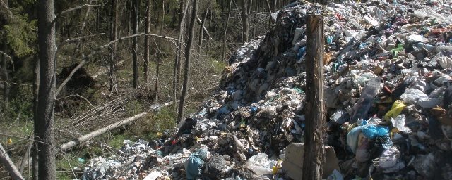 Житомир у смітті: на міському полігоні накопичилося 15 мільйонів ку... Житомир у смітті: на міському полігоні накопичилося 15 мільйонів кубометрів відходів, Ketlandia
