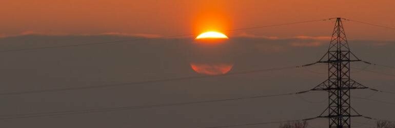 У мережі з’явилися дивовижні світлини заходу сонця в Житомирі. ФОТО