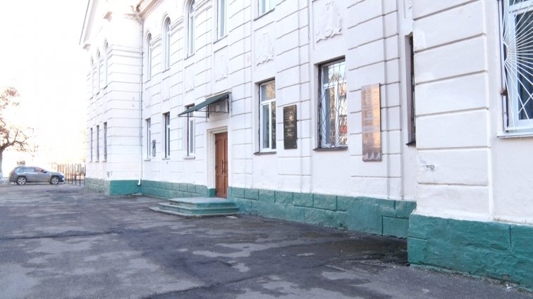Реконструкція гуманітарної гімназії №23 в Житомирі знову затримується? ВІДЕО